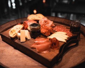 Planche charcuterie-fromages 1